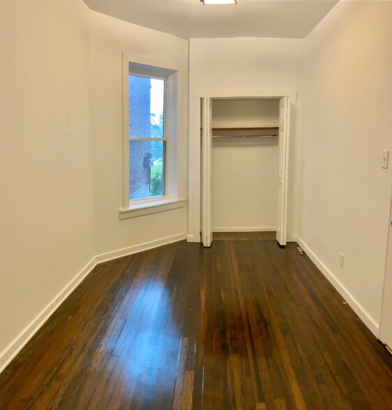 Building Photo - 2513 W Pershing Rd
