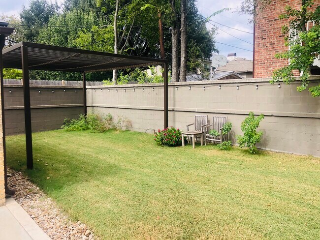 Building Photo - 1618 Enfield Rd