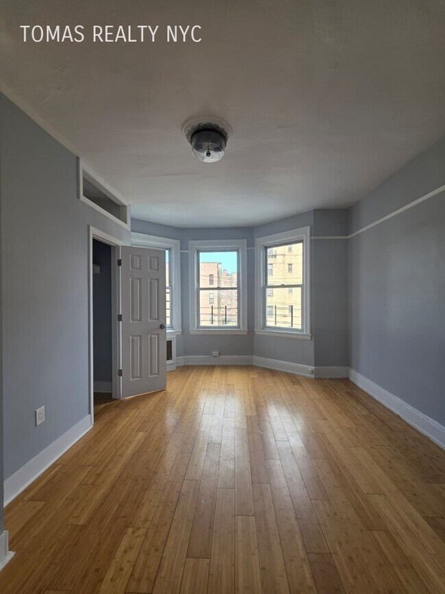 Building Photo - 16 Sherwood Ave