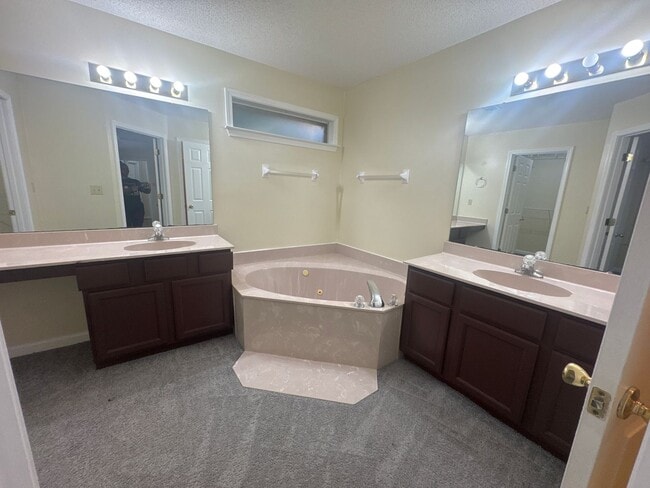 Building Photo - 8699 Tropicana Dr N