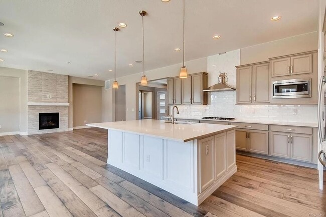 Building Photo - High End 4 Bed 5 Bath House in the Anthem ...