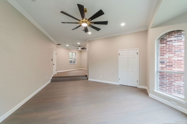 Building Photo - 18605 Elmbrook