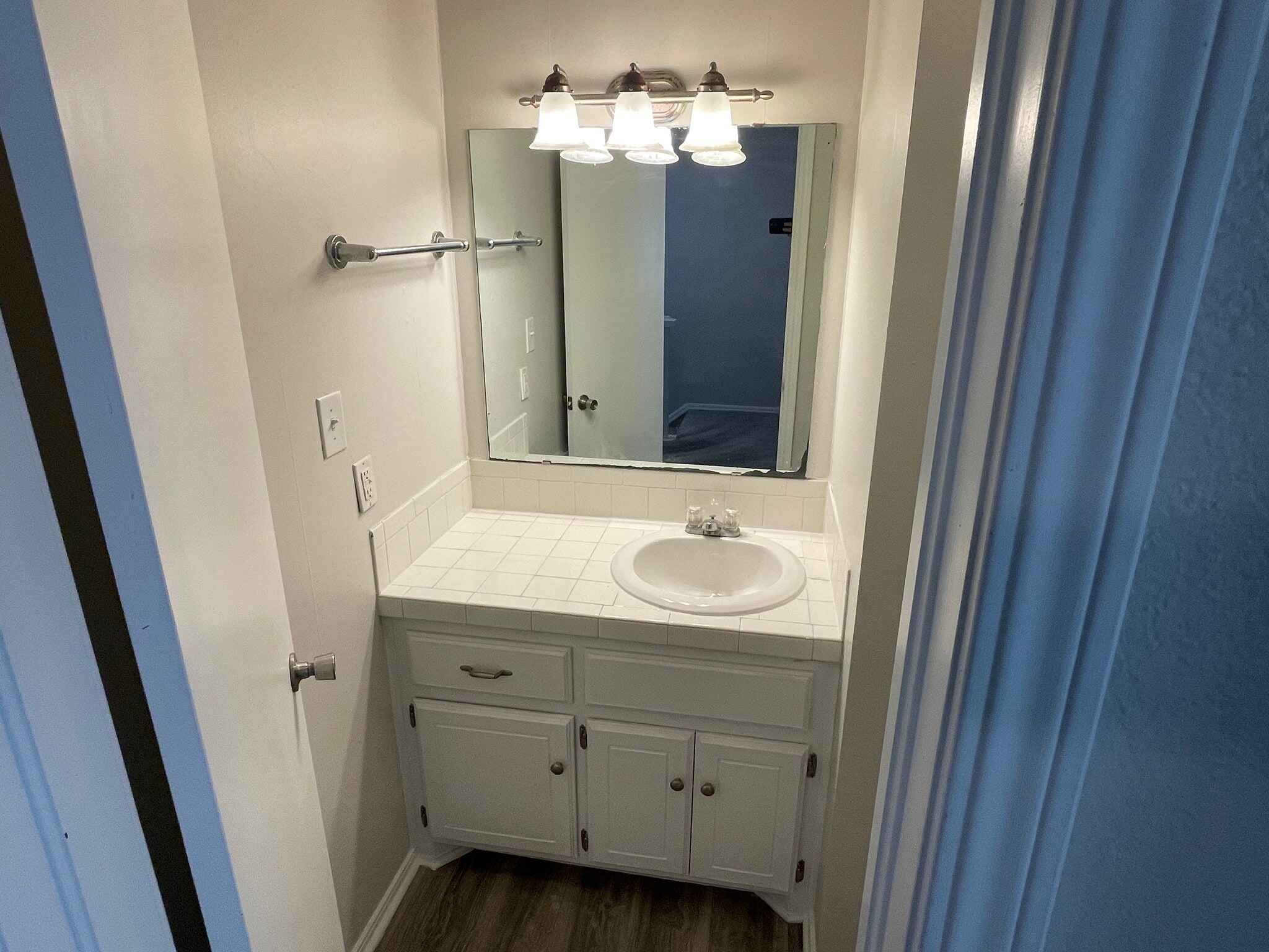 Building Photo - 1901 E Lindsey St