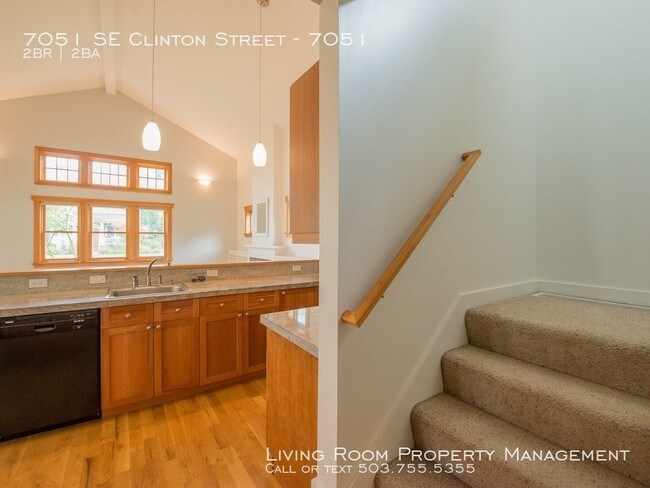 Building Photo - 7051 SE Clinton St