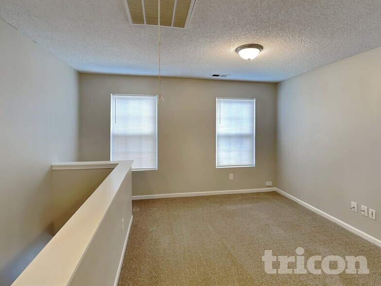 Building Photo - 2102 Taras Trace Dr