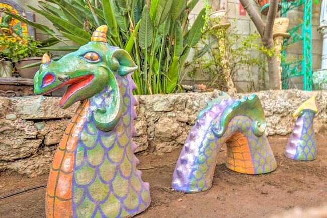 Building Photo - 2434 Cloverfield Blvd