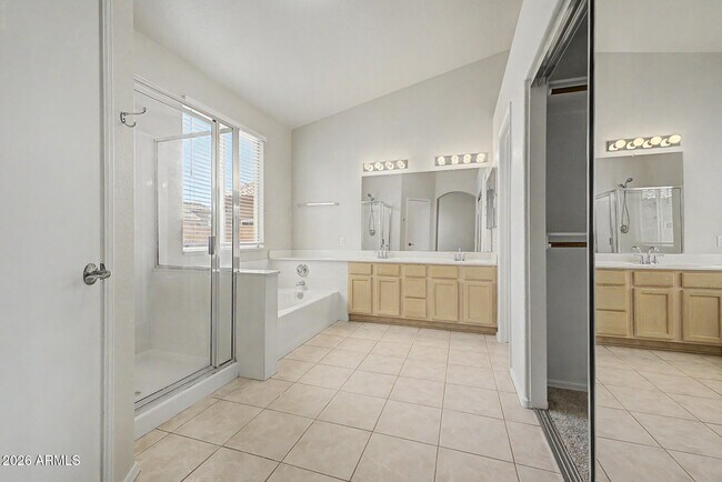 Building Photo - 4545 E Rowel Rd