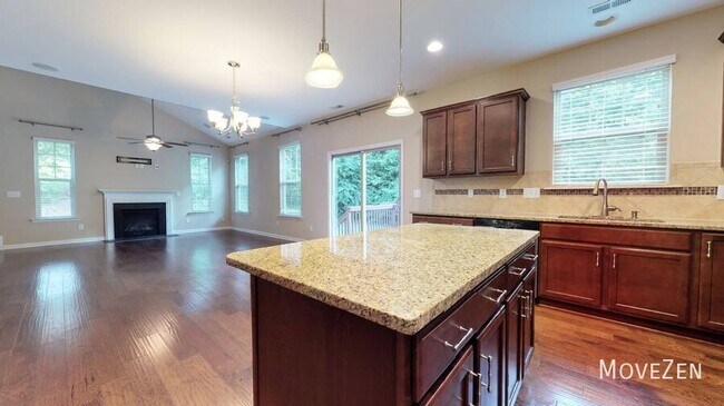 Building Photo - 105 Maraketch Ct