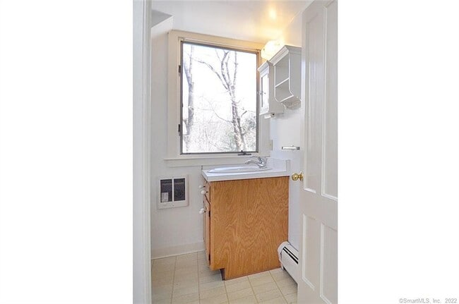 Building Photo - 387 South St