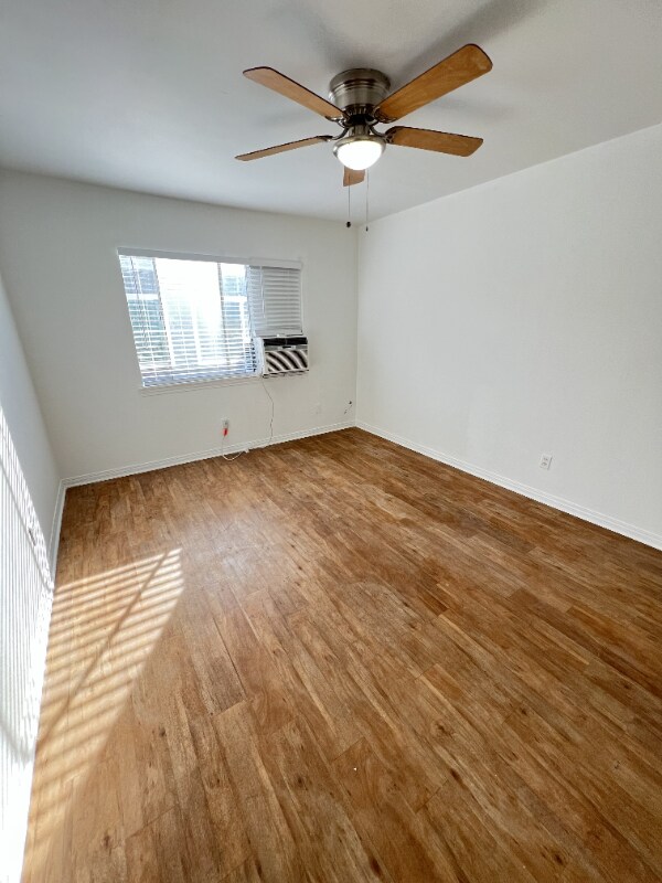 Building Photo - 14650 Saticoy St