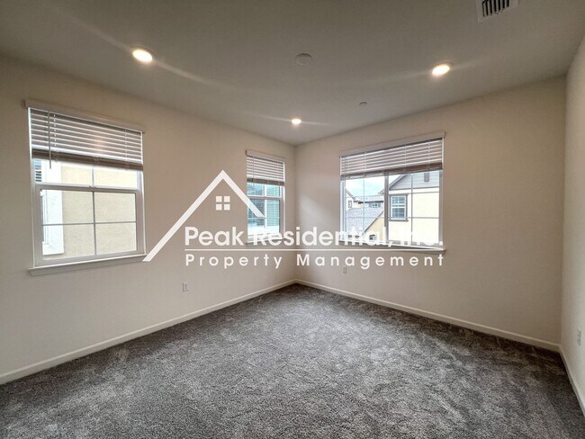 Building Photo - Brand New 3bd/2.5ba Woodland Home with 2 Car Garage