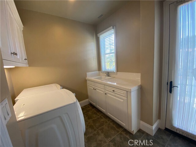 Building Photo - 1328 Acorn Pl