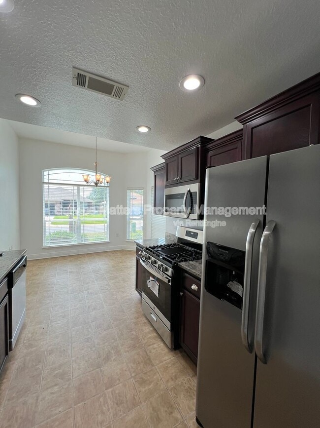 Building Photo - 4496 Fiske St