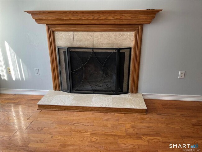 Building Photo - 3 Sandlewood Ln