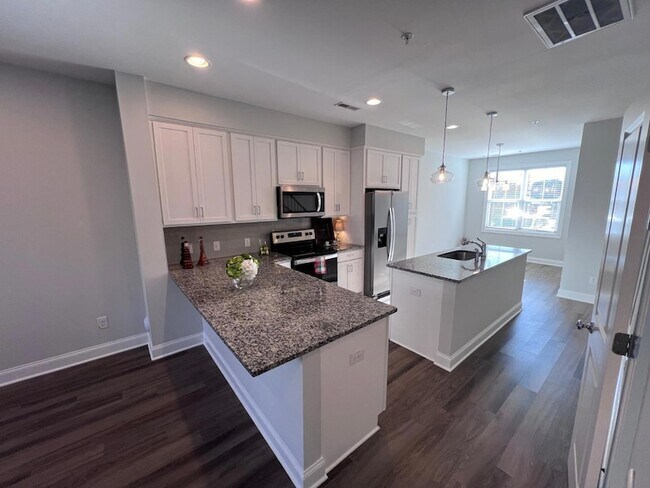 Building Photo - 6800 Milligan Way