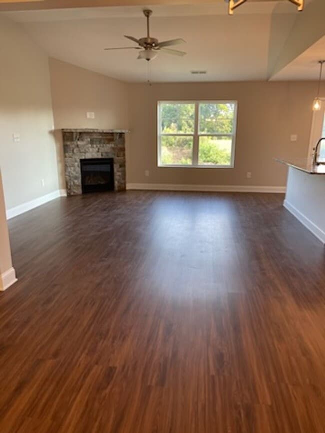Building Photo - Location & Convenience!!!