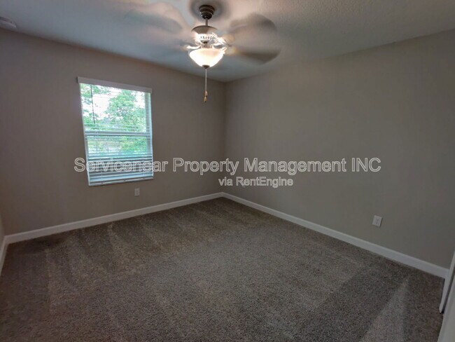 Building Photo - 23300 Willow Glen Way