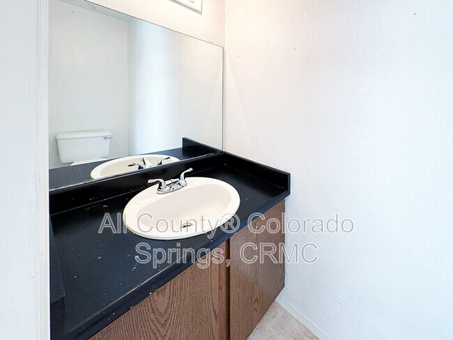 Building Photo - 347 W Iowa Ave