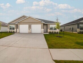 Building Photo - "Newly-built 3-Bed, 2-Bath Duplex on Switc...