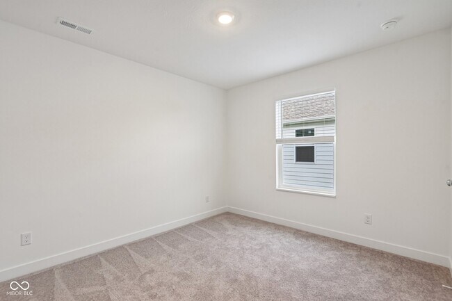 Building Photo - 15274 Farrington Rd