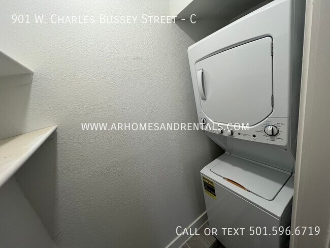 Building Photo - 901 W Charles Bussey Ave