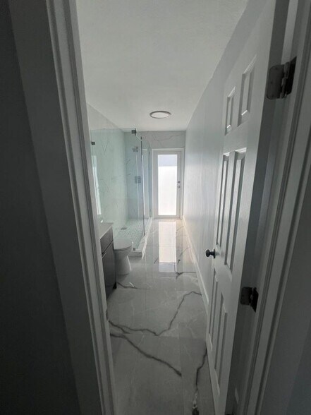Building Photo - 3300 SW 127th Ave