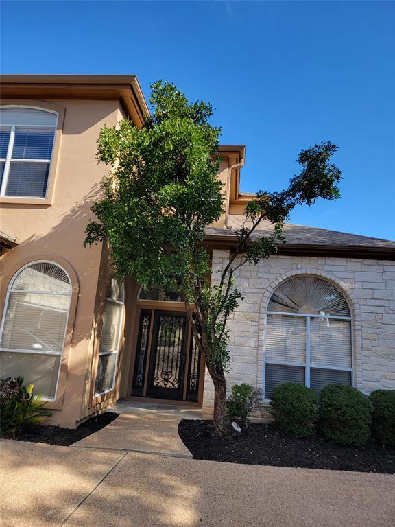 Building Photo - 404 Golf Crest Ln