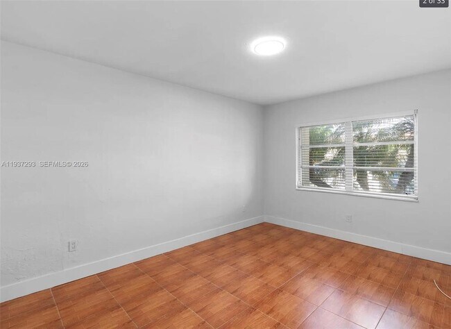 Building Photo - 14013 SW 90th Ave