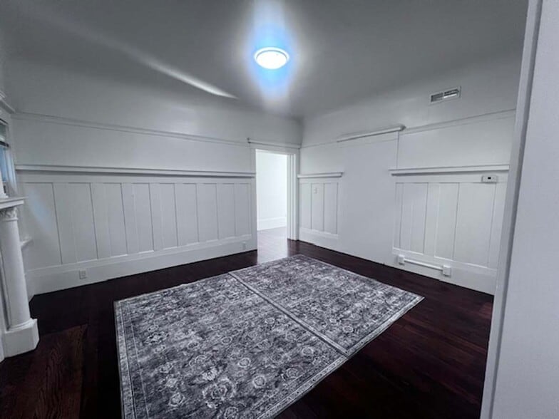 Building Photo - 1301 Adeline St