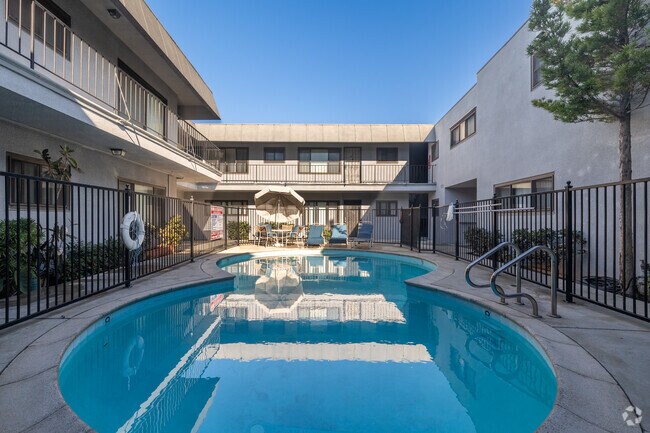 Pool - 7816 Paseo Del Rey