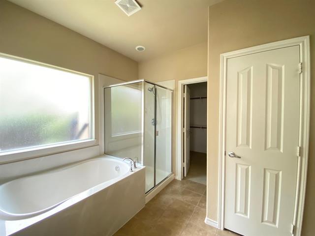 Building Photo - 10908 Middleglen Rd