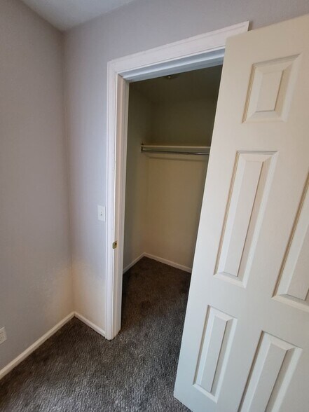 Building Photo - 2704 Breckenridge Pl