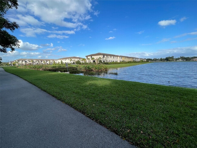 Building Photo - 4678 Santa Cruz Way