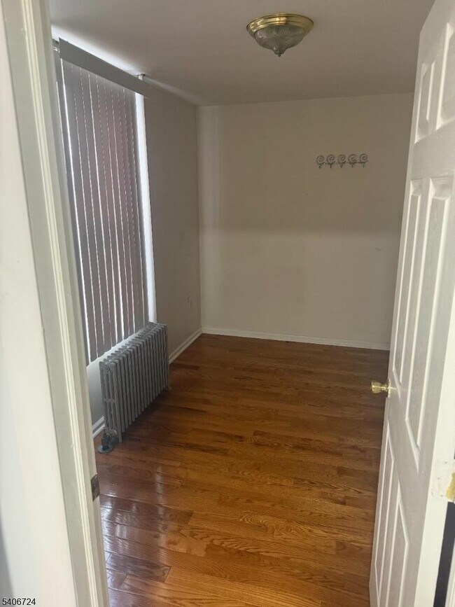 Building Photo - 28 Reid St