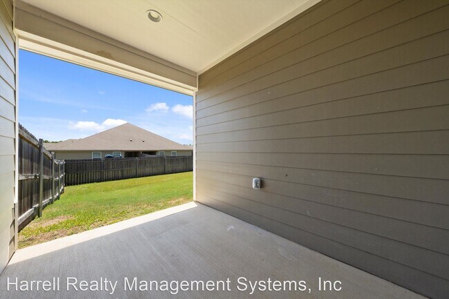 Building Photo - 3 br, 2 bath House - 5608 Moose Jaw Circle...