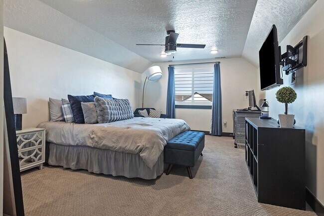 Building Photo - 423 W Red Wolf Dr