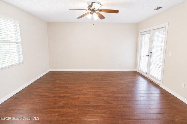 Building Photo - 270 Quail Dr