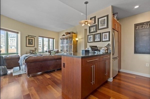 Building Photo - 20 2nd St