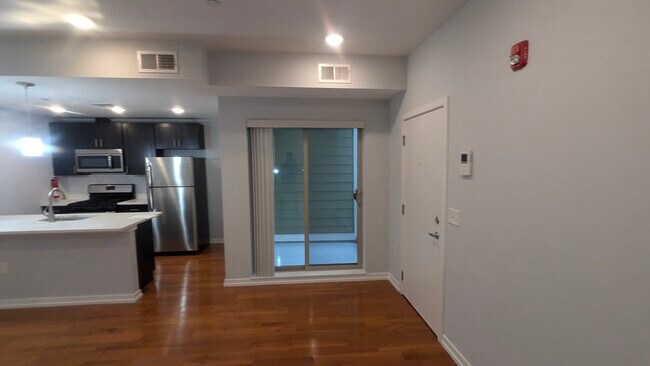 Building Photo - 411 N 41st St