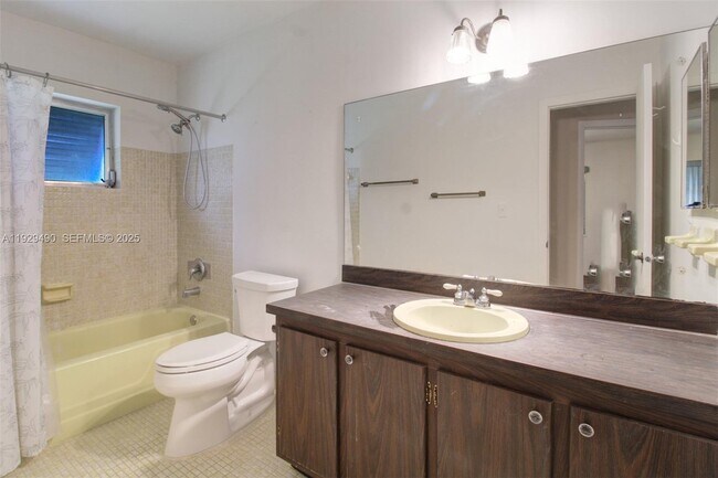 Building Photo - 10962 SW 117th St