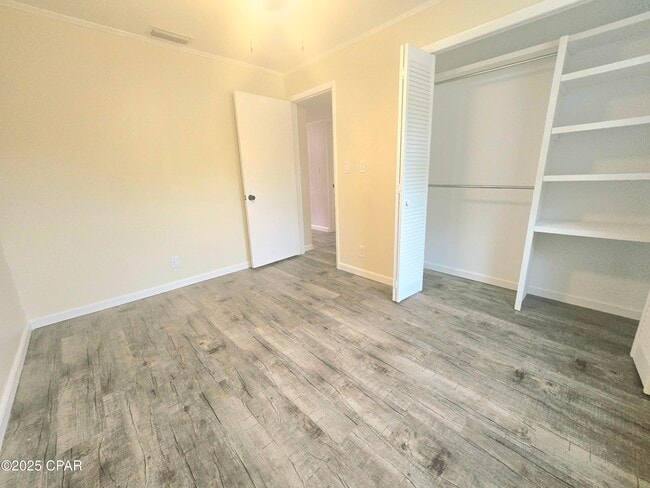 Building Photo - 7248 Shady Dr