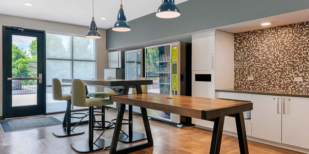Building Photo - Furnished Studio-Orlando - Sanford