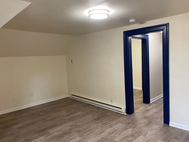 Building Photo - 192 Sheridan