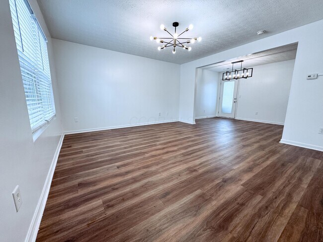 Building Photo - 7257 Reynolds Crossing Dr