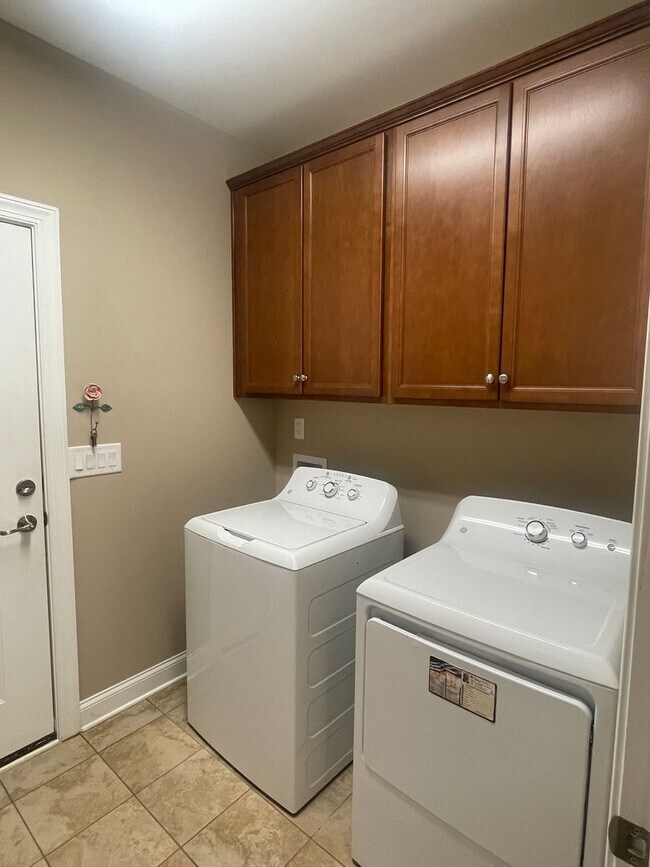 Building Photo - Beautiful 3BR Ranch Home in Bailey's Glen at Lake Norman