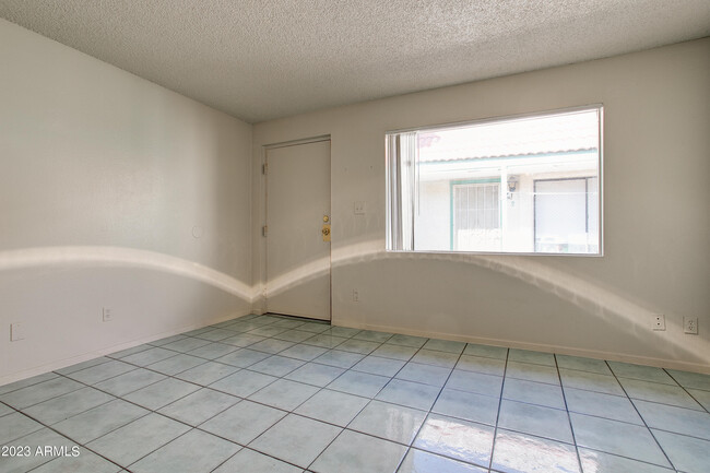 Building Photo - 7850 E Glenrosa Ave