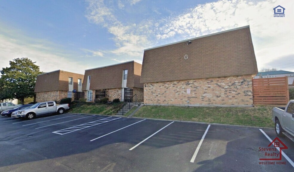 Building Photo - 370 Wallace Rd