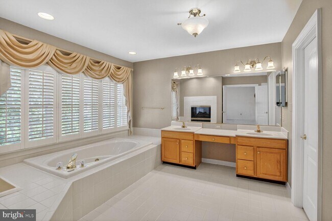 Building Photo - 7907 Turncrest Dr