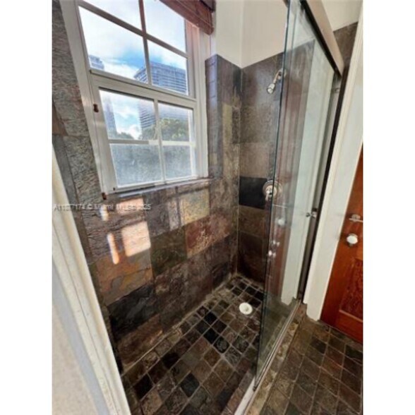 Building Photo - 3224 Biscayne Blvd