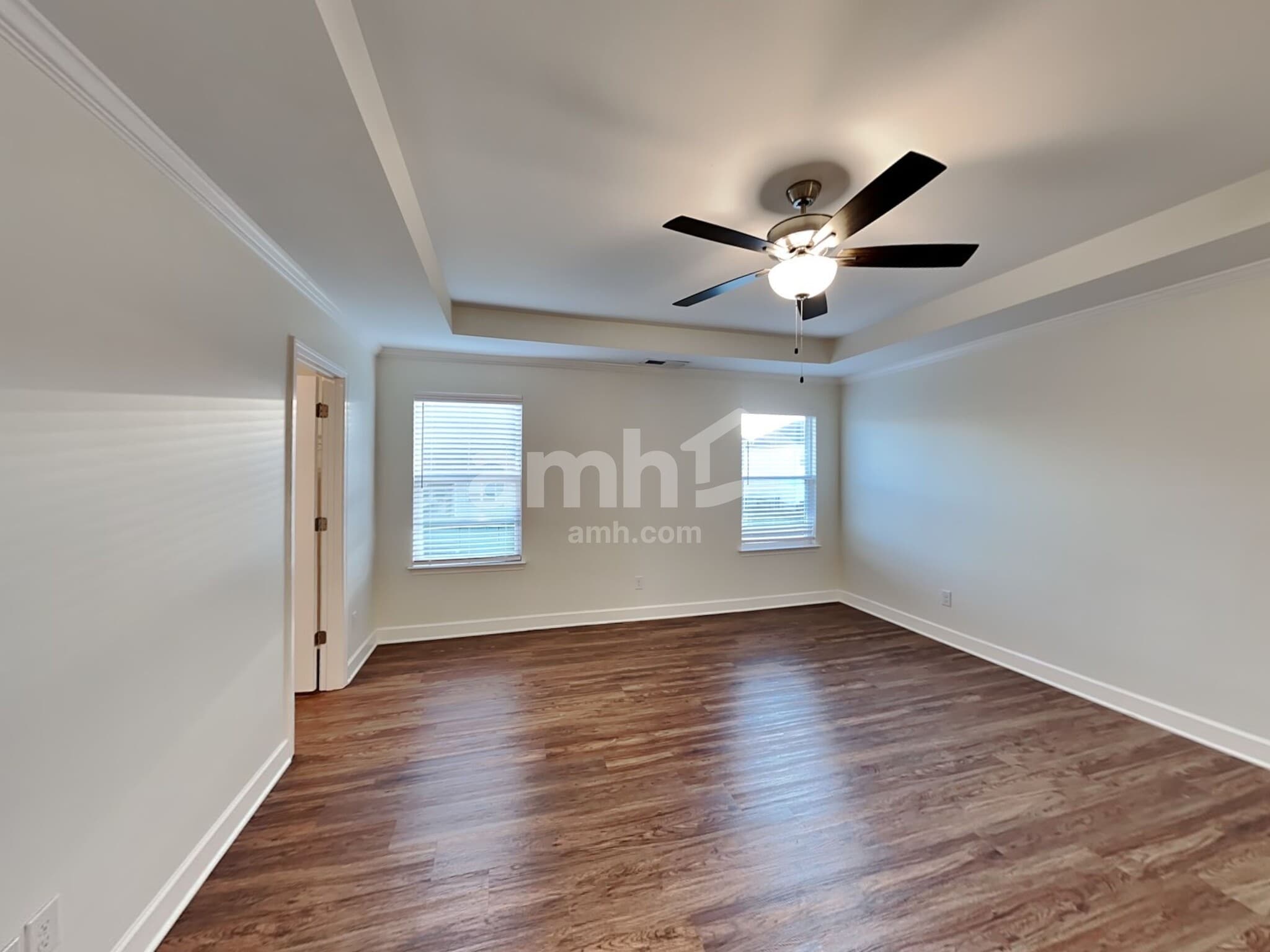 Building Photo - 4510 Tarpon Dr